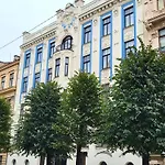 Alunana Lux & Jakuzzi - In The Art Nouveau Area, 1870's, Renovated 2025, Self Check-in Riga