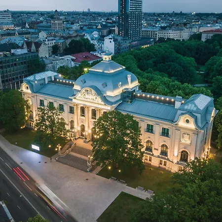 Alunana LUX&Jaсuzzi - Quiet Center - Art Nouveau District - 700m to Old Town Apartment *
