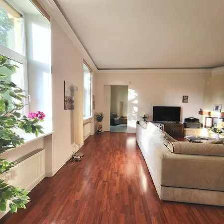 Apartment Alunana Lux Jakuzzi Apart, Facade Is Under Renovation, In Art Nouveau Area, Self Check-in