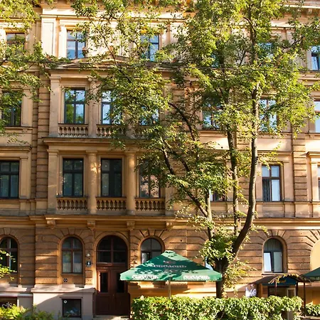 Alunana LUX Jaсuzzi&Free Parking in Quiet Center - Art Nouveau District - 700m to Old Town Рига