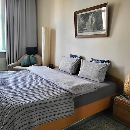 Alunana LUX Jaсuzzi&Free Parking in Quiet Center - Art Nouveau District - 700m to Old Town Апартаменты Рига