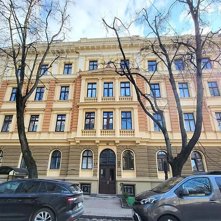 Alunana LUX&Jaсuzzi - Quiet Center - Art Nouveau District - 700m to Old Town * Riga