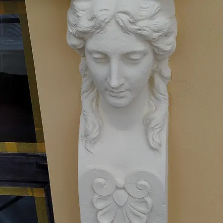 Alunana LUX Jaсuzzi&Free Parking in Quiet Center - Art Nouveau District - 700m to Old Town Рига