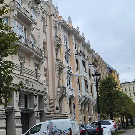 Apartment Alunana LUX&Jaсuzzi - Quiet Center - Art Nouveau District - 700m to Old Town *