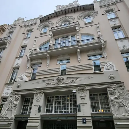 Apartment Alunana LUX&Jaсuzzi - Quiet Center - Art Nouveau District - 700m to Old Town
