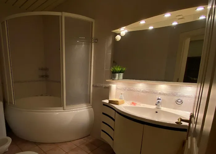 Alunana Lux & Jakuzzi In Art Nouveau Area - 1870's, Renovated 2025 - Self Check-in, 74 M2