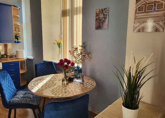 Alunana Lux & Jakuzzi In Art Nouveau Area - 1870's, Renovated 2025 - Self Check-in, 74 M2 Riga