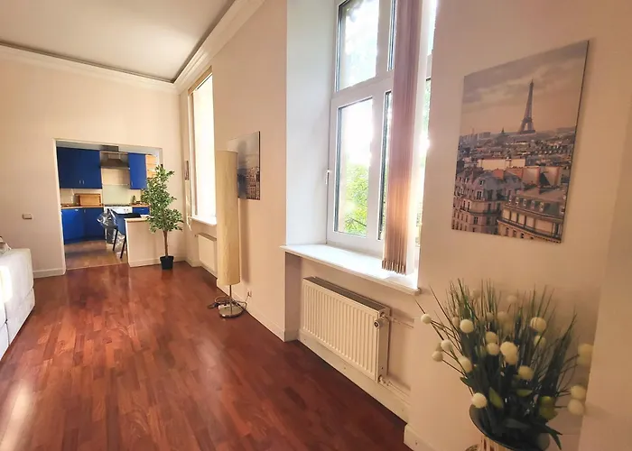 Alunana Lux & Jakuzzi In Art Nouveau Area - 1870's, Renovated 2025 - Self Check-in, 74 M2 Dzīvoklis Riga