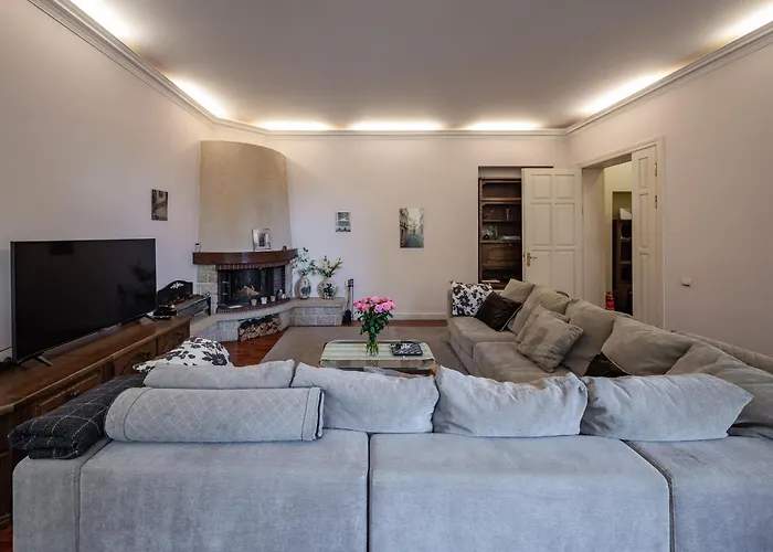 Alunana Lux & Jakuzzi In Art Nouveau Area - 1870's, Renovated 2025 - Self Check-in, 74 M2