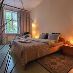 Alunana Lux & Jakuzzi In The Art Nouveau Area - 1870'S, Renovated 2025 - Self Check-In *