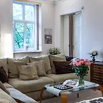 Alunana Lux & Jakuzzi In The Art Nouveau Area - 1870'S, Renovated 2025 - Self Check-In *