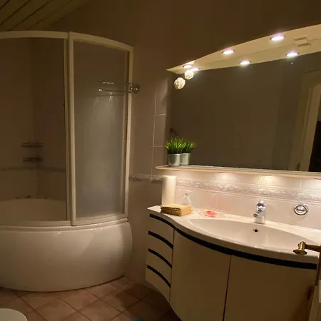 Alunana Lux Jakuzzi Apart, Self Check-In, 74M2, Riga Art Nouveau Area