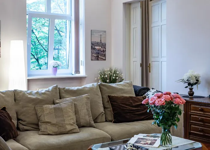 Alunana Lux & Jakuzzi In Art Nouveau Area - 1870's, Renovated 2025 - Self Check-in, 74 M2 *